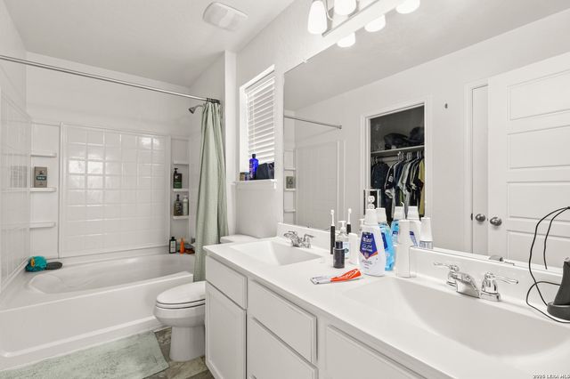 355 Deer Crest Dr, New Braunfels, TX 78130