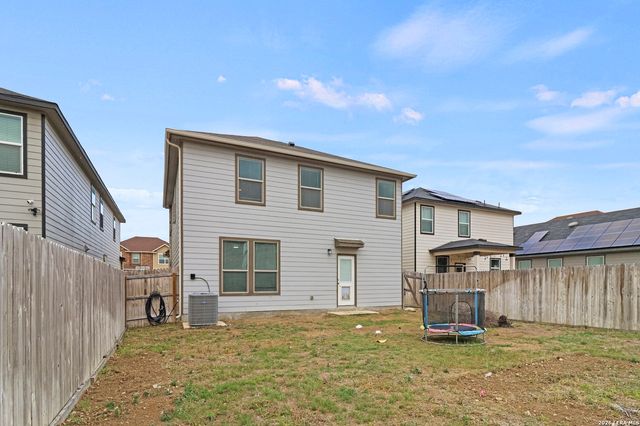 355 Deer Crest Dr, New Braunfels, TX 78130