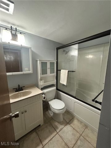 3060 N River Road NE K15, Warren, OH 44483