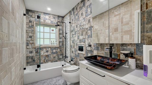 1311 Pierce Street, Hollywood, FL 33019