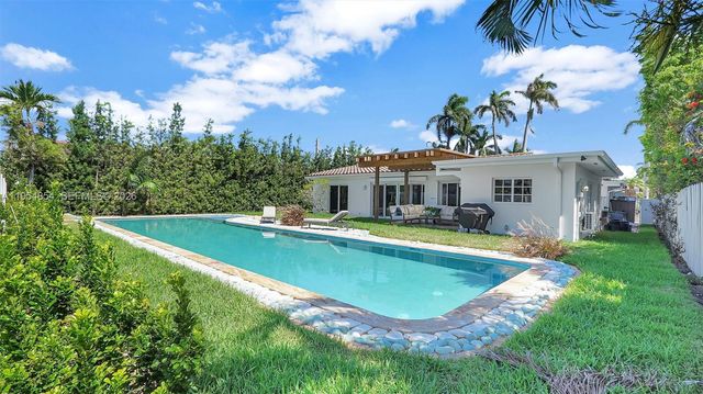1311 Pierce Street, Hollywood, FL 33019
