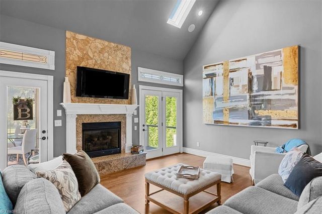 6038 & 0 Old Orchard Road, Kernersville, NC 27284