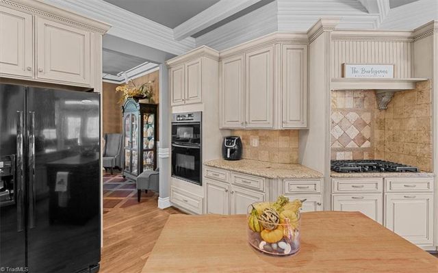 6038 & 0 Old Orchard Road, Kernersville, NC 27284