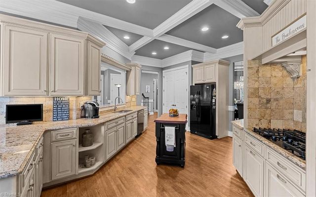 6038 & 0 Old Orchard Road, Kernersville, NC 27284