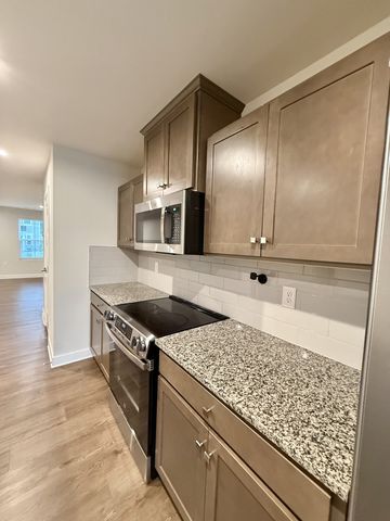 1832 Goldsberry St, Columbia, TN 38401