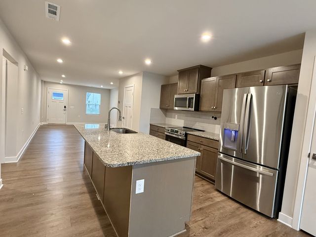 1832 Goldsberry St, Columbia, TN 38401