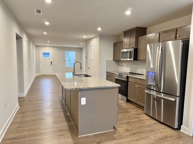 1832 Goldsberry St, Columbia, TN 38401