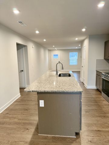 1832 Goldsberry St, Columbia, TN 38401