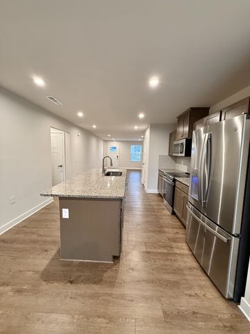 1832 Goldsberry St, Columbia, TN 38401