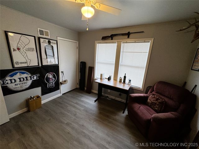 1134 S Russell Street, Skiatook, OK 74070