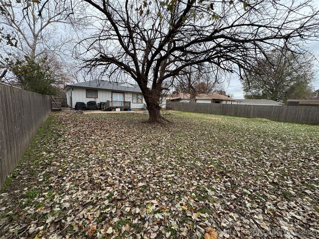 1134 S Russell Street, Skiatook, OK 74070