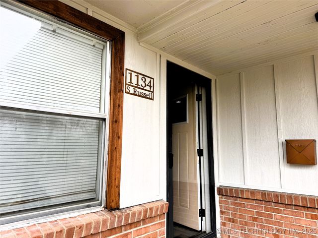 1134 S Russell Street, Skiatook, OK 74070