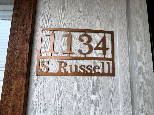1134 S Russell Street, Skiatook, OK 74070