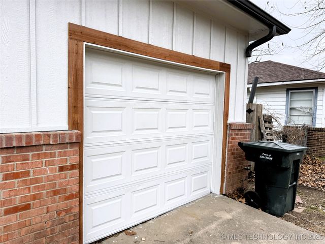 1134 S Russell Street, Skiatook, OK 74070