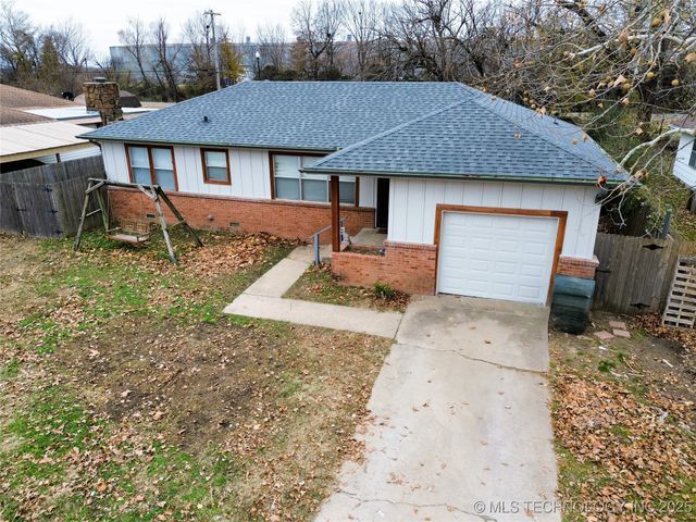 1134 S Russell Street, Skiatook, OK 74070