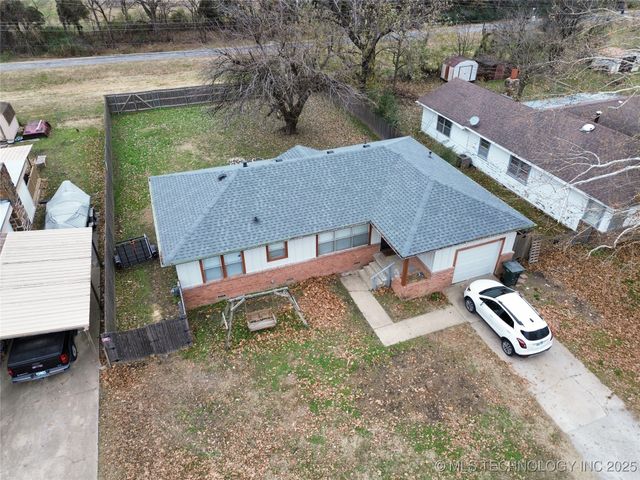 1134 S Russell Street, Skiatook, OK 74070
