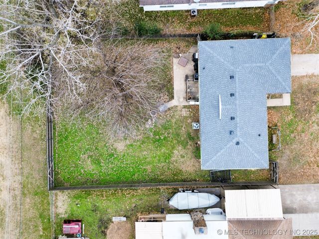 1134 S Russell Street, Skiatook, OK 74070