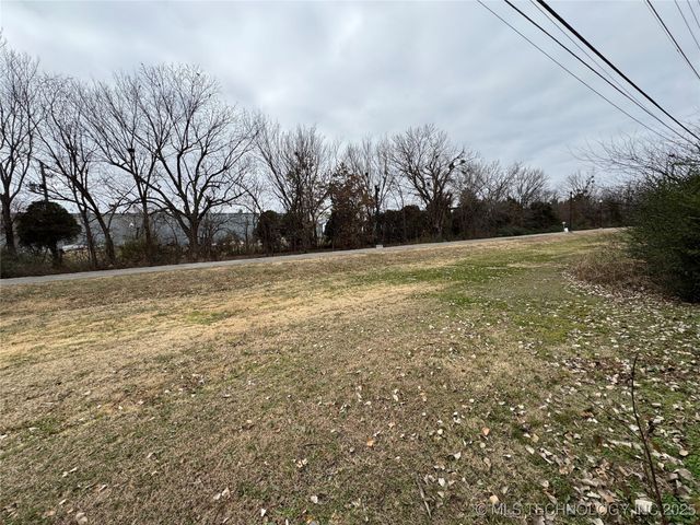 1134 S Russell Street, Skiatook, OK 74070