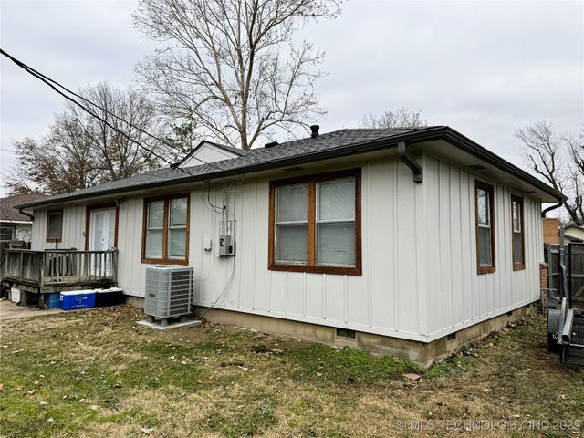 1134 S Russell Street, Skiatook, OK 74070