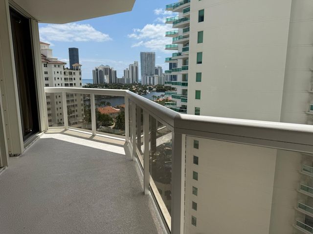 20185 E Country Club Drive 1202, Aventura, FL 33180
