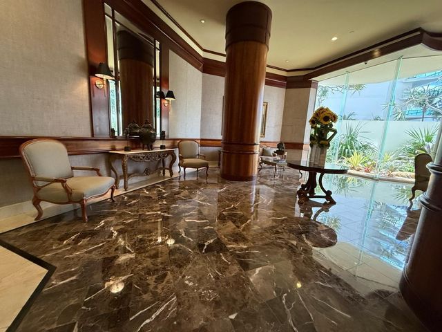 20185 E Country Club Drive 1202, Aventura, FL 33180