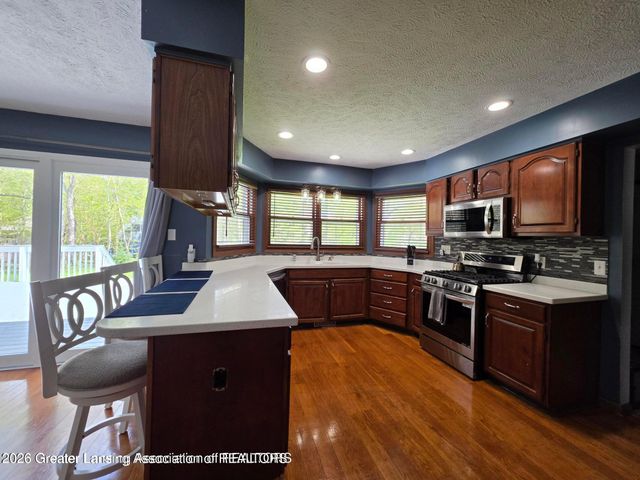 301 Windy Rush Lane, Dewitt, MI 48820