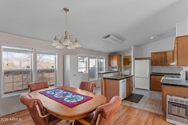 21150 W OBSIDIAN Drive, Congress, AZ 85332