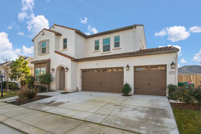 2830 Mcintosh Dr, Lodi, CA 95242