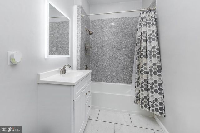 221 HAMPTON ST, Bridgeton, NJ 08302