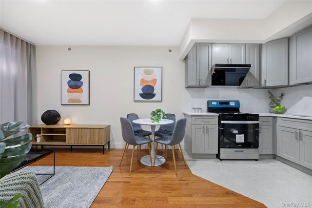 141-15 Cherry Avenue 3C, Flushing, NY 11355