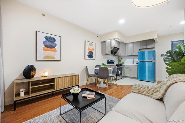 141-15 Cherry Avenue 3C, Flushing, NY 11355