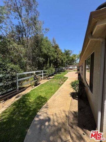 1808 Fallbrook Oaks Court, Fallbrook, CA 92028