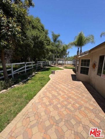 1808 Fallbrook Oaks Court, Fallbrook, CA 92028