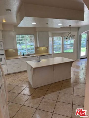 1808 Fallbrook Oaks Court, Fallbrook, CA 92028