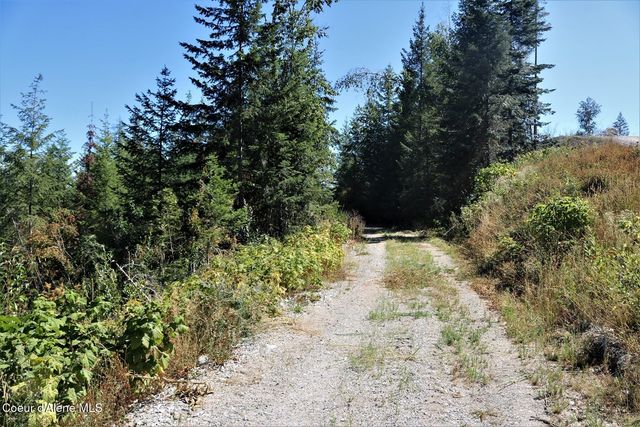700 Outlook Dr, Cocolalla, ID 83813