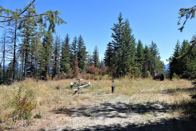 700 Outlook Dr, Cocolalla, ID 83813