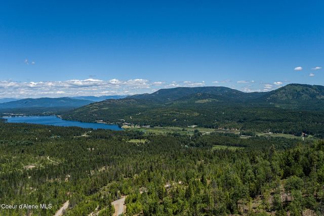 700 Outlook Dr, Cocolalla, ID 83813