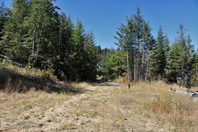 700 Outlook Dr, Cocolalla, ID 83813