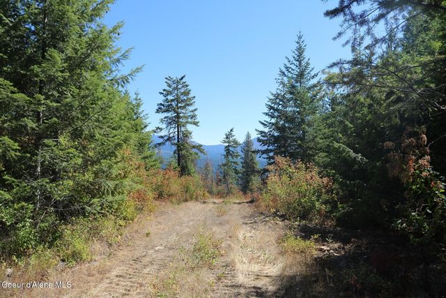 700 Outlook Dr, Cocolalla, ID 83813