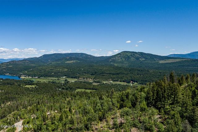 700 Outlook Dr, Cocolalla, ID 83813