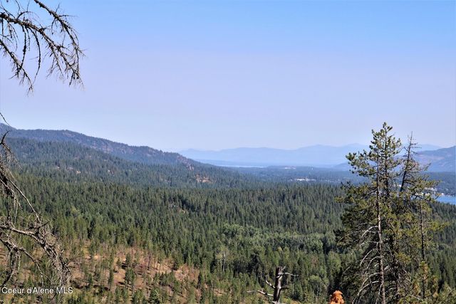 700 Outlook Dr, Cocolalla, ID 83813
