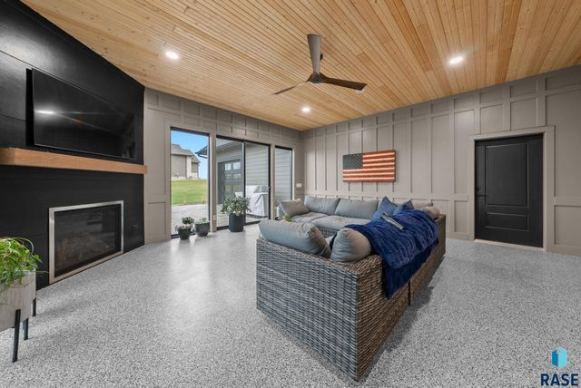 2100 N Marlowe Ave Avenue, Sioux Falls, SD 57110