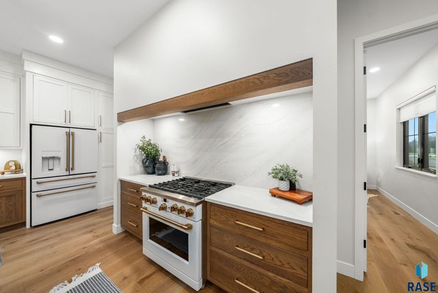 2100 N Marlowe Ave Avenue, Sioux Falls, SD 57110