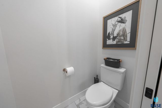 2100 N Marlowe Ave Avenue, Sioux Falls, SD 57110