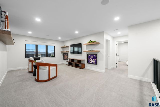 2100 N Marlowe Ave Avenue, Sioux Falls, SD 57110