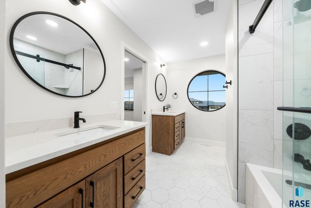 2100 N Marlowe Ave Avenue, Sioux Falls, SD 57110