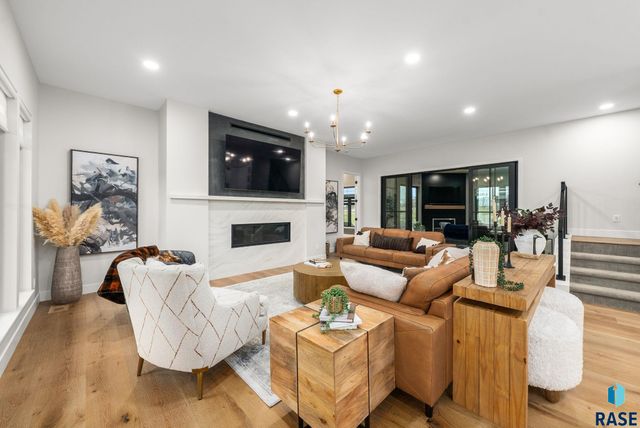 2100 N Marlowe Ave Avenue, Sioux Falls, SD 57110