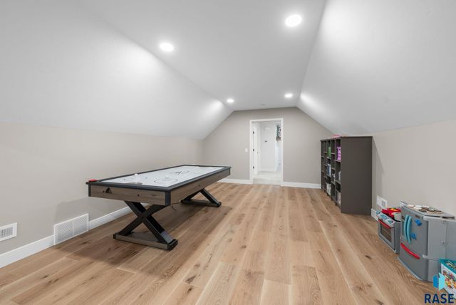 2100 N Marlowe Ave Avenue, Sioux Falls, SD 57110