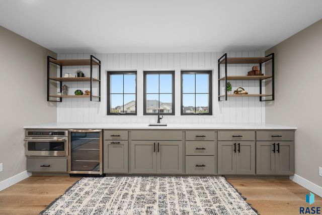 2100 N Marlowe Ave Avenue, Sioux Falls, SD 57110