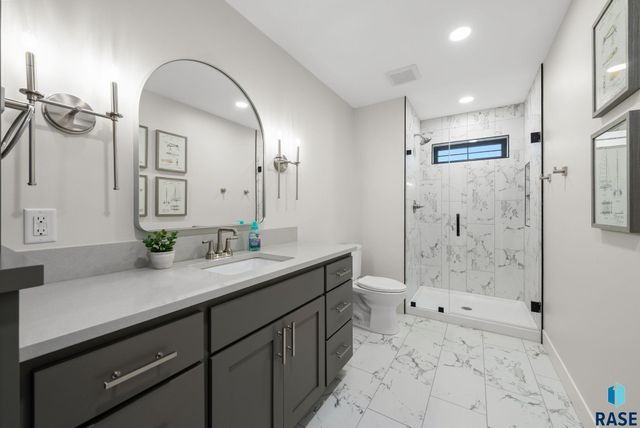 2100 N Marlowe Ave Avenue, Sioux Falls, SD 57110